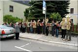 Blasen vor der Kirche zur Konfirmation (15.05.2011).